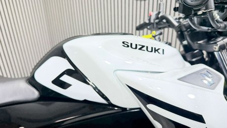 Suzuki GSX-S GSX 125 S 2024 ONLY 1K STUNNING 15BHP LEARNER 125CC SPORT 7