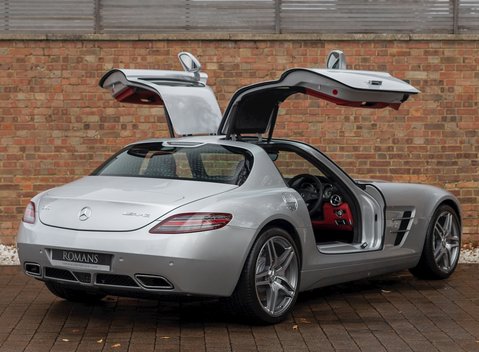 Mercedes-Benz SLS AMG 8