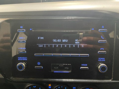 Toyota Hilux ACTIVE 4WD D-4D DCB 13