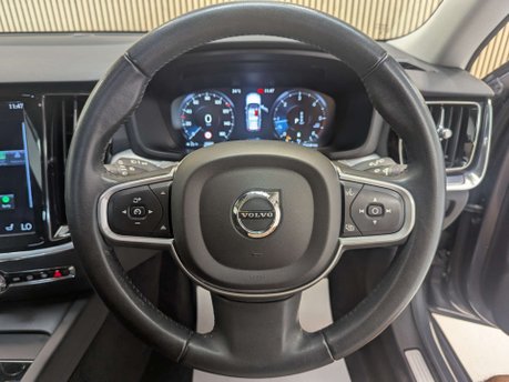 Volvo V60 2.0 V60 Momentum B4 MHEV Auto 5dr 66