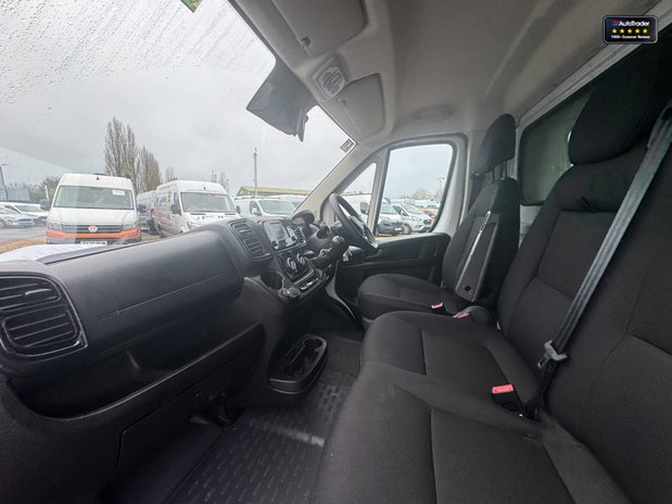 Citroen Relay Luton LWB L3 Enterprise Tail Lift 35 EURO 6 SELECT 13