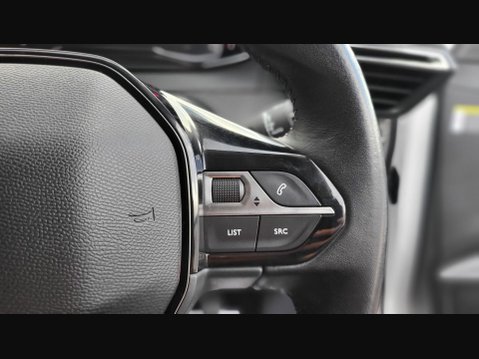 Peugeot 208 PURETECH ALLURE S/S 22