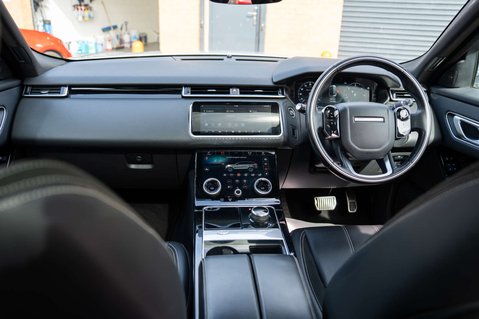 Land Rover Range Rover Velar 3.0 Range Rover Velar R-Dynamic S D300 Auto 4WD 5dr 3