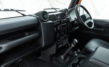 Land Rover Defender 110 Adventure Edition 11
