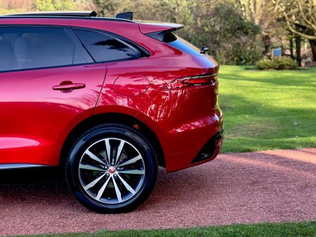 Jaguar F-Pace R-DYNAMIC BLACK 37