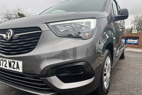 Vauxhall Combo L2H1 2300 100ps Pro Panel Van - Sat Nav / Rear Camera 24