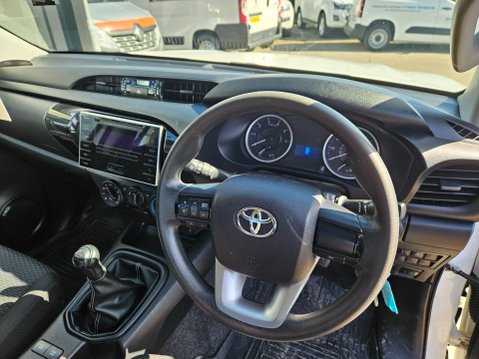Toyota Hilux ACTIVE 4WD D-4D DCB 8