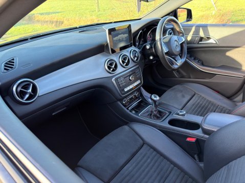 Mercedes-Benz CLA Class 2.1 CLA200d AMG Line Coupe Euro 6 (s/s) 4dr 44