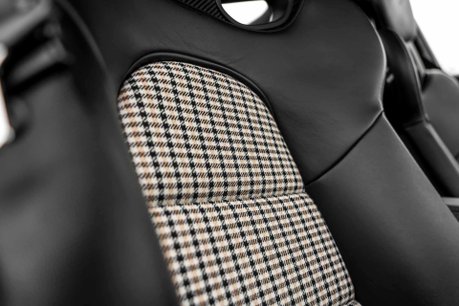 Porsche 911 GT3 TOURING. HOUNDSTOOTH. CARBON INT. PCCBS. LIFT. S/CHRONO. 11