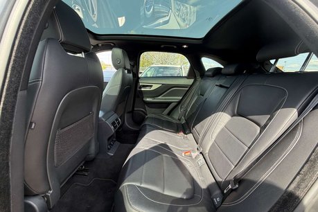 Jaguar F-Pace 3.0 F-PACE V6 S AWD D Auto 4WD 5dr 25