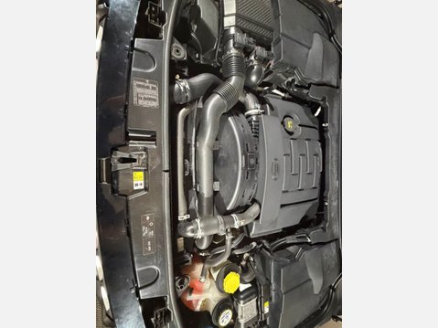 Land Rover Discovery SDV6 HSE 10