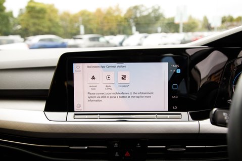 Volkswagen Golf LIFE TSI 25
