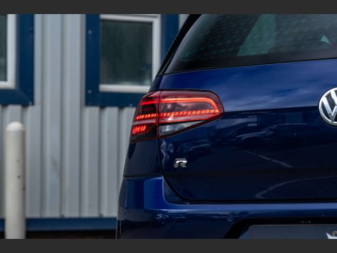 Volkswagen Golf 2.0 Golf R TSi Semi-Auto 4WD 5dr 20