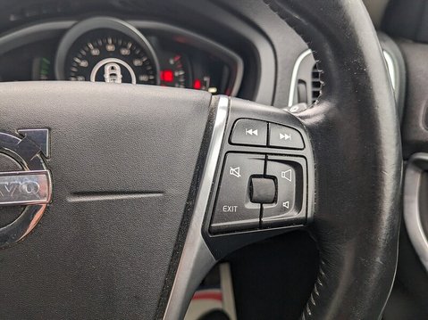 Volvo V40 D2 CROSS COUNTRY SE 22