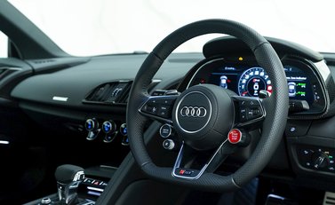 Audi R8 V10 Performance Carbon Black 9