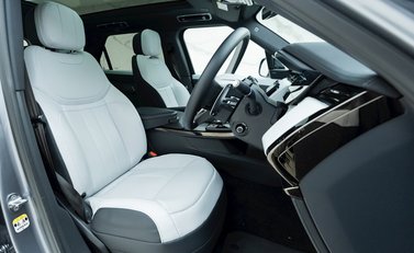 Land Rover Range Rover Sport D300 Dynamic SE 10