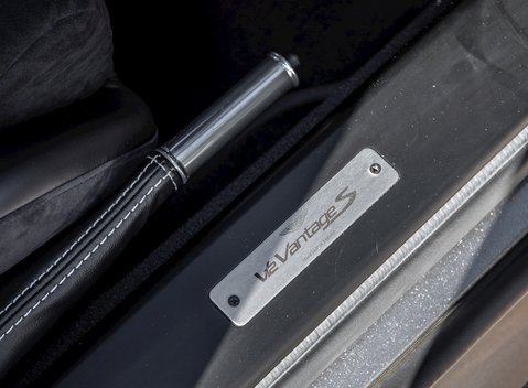 Aston Martin V12 Vantage S 22