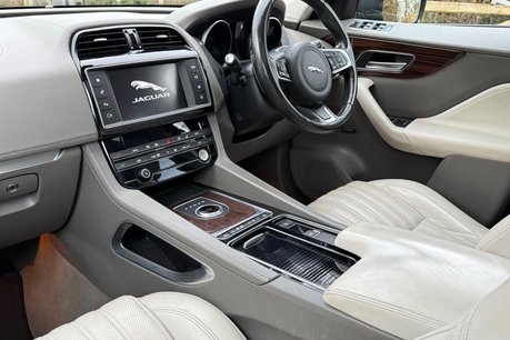 Jaguar F-Pace I PORTFOLIO AWD 2