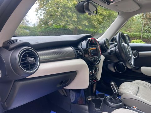 Mini Hatch 1.5 Cooper Exclusive Steptronic Euro 6 (s/s) 3dr 21