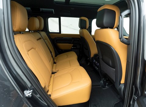 Land Rover Defender 110 V8 13