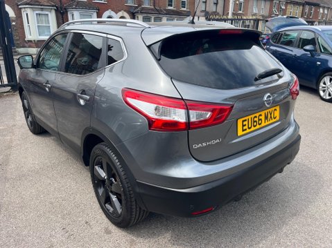 Nissan Qashqai 1.2 DIG-T N-Connecta XTRON 2WD Euro 6 (s/s) 5dr 4