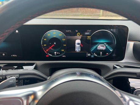 Mercedes-Benz A Class A 180 D AMG LINE PREMIUM PLUS 29