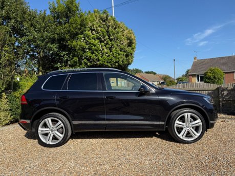 Volkswagen Touareg 3.0 TDI V6 BlueMotion Tech R-Line Tiptronic 4WD Euro 6 (s/s) 5dr 5