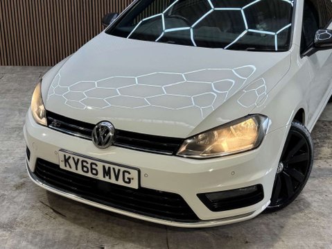 Volkswagen Golf 2.0 Golf R-Line Edition TDI BlueMotion Technology 5dr 38