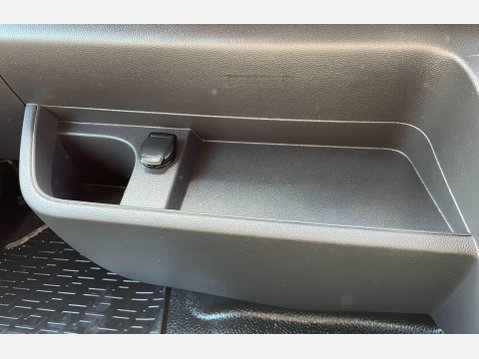 Renault Master 2.3 dCi 35 Business FWD LWB Medium Roof Euro 6 4dr 31