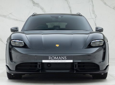 Porsche Taycan Turbo S Cross Turismo 4