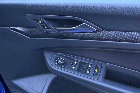 Volkswagen Golf R TSI 4MOTION DSG -AKRAPOVIC -PERFORMANCE PACK -CARBON LEATHER -HEATED S/W 33