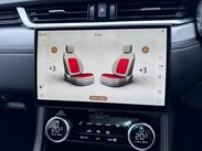 Jaguar F-Pace 2.0 D200 MHEV R-Dynamic SE Auto AWD Euro 6 (s/s) 5dr 25