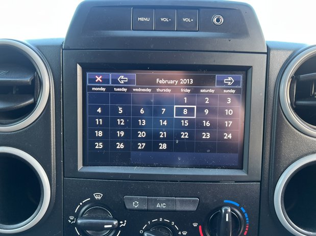 Peugeot Partner SWB L1H1 (SOLD) Low Roof Professional Air Con Nav Sensors EURO 6 NO VAT 37