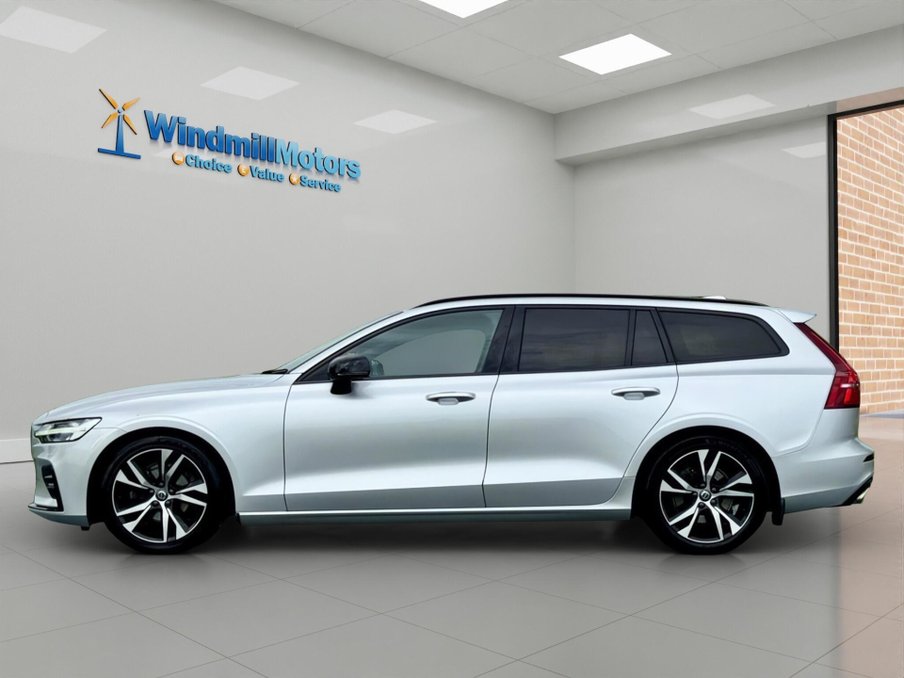 2021 Volvo V60 — image 7