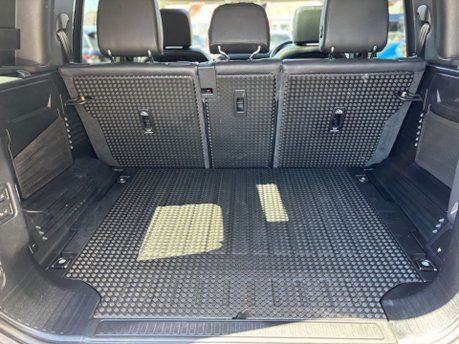 Land Rover Defender 3.0 FIRST EDITION MHEV 22