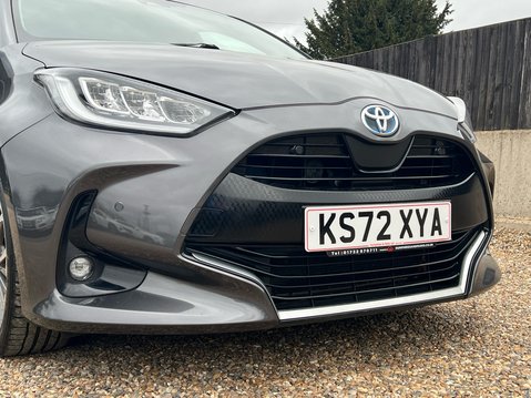 Toyota Yaris EXCEL FHEV 16
