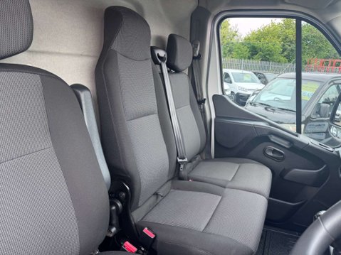 Renault Master 2.3 dCi 35 Business+ Panel Van 4dr Diesel Manual FWD LWB Medium Roof Euro 6 28