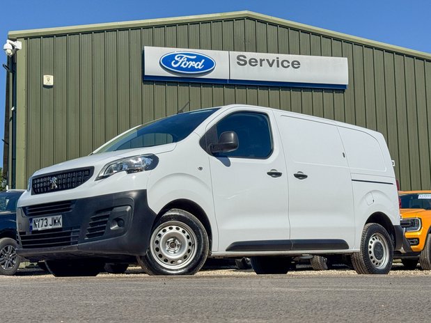 Peugeot Expert MWB L2H1 Low Roof Professional Premium Plus 3100 Air Con EURO 6 1