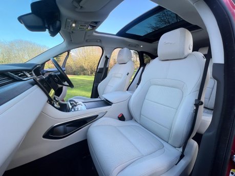 Jaguar F-Pace R-DYNAMIC BLACK 6