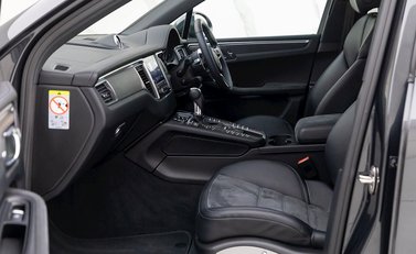 Porsche Macan GTS 15