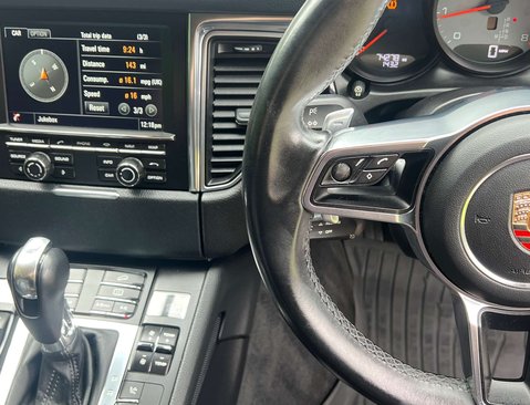 Porsche Macan 3.0 Macan S Semi-Auto 4WD 5dr 26