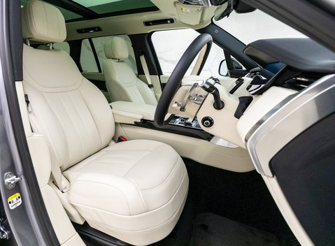 Land Rover Range Rover D350 HSE 10
