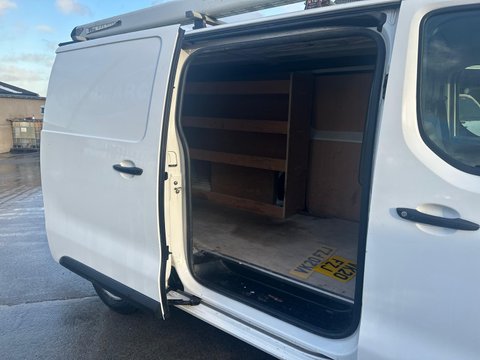 Vauxhall Vivaro L2H1 2900 EDITION S/S 11