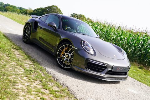 Porsche 911 TURBO S PDK 19