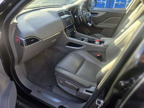 Jaguar F-Pace 2.0 D180 R-Sport SUV 5dr Diesel Auto AWD Euro 6 (s/s) (180 ps) 46