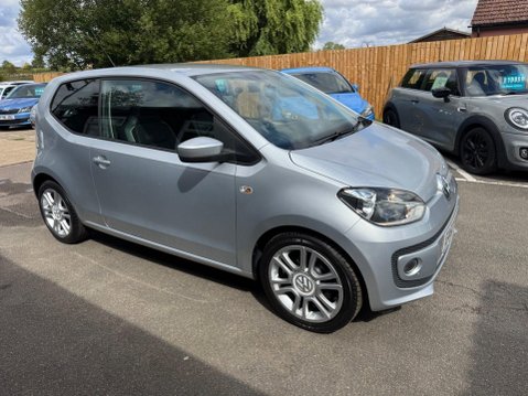 Volkswagen Up HIGH UP 4