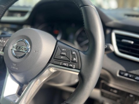 Nissan Qashqai 1.5 dCi N-Connecta Euro 6 (s/s) 5dr 40