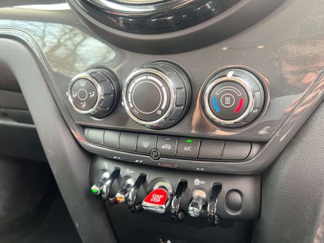 Mini Countryman 2.0 Countryman Cooper D ALL4 Auto 4WD 5dr 22