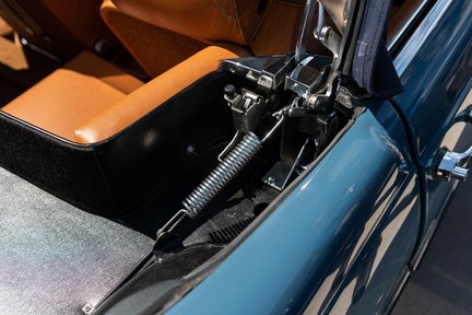 Mercedes-Benz SL 280 Pagoda 44