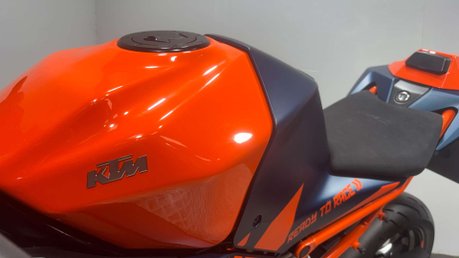 KTM RC 390 2024 1K VERY CLEAN A2 READY SPORTS BIKE 390CC 42